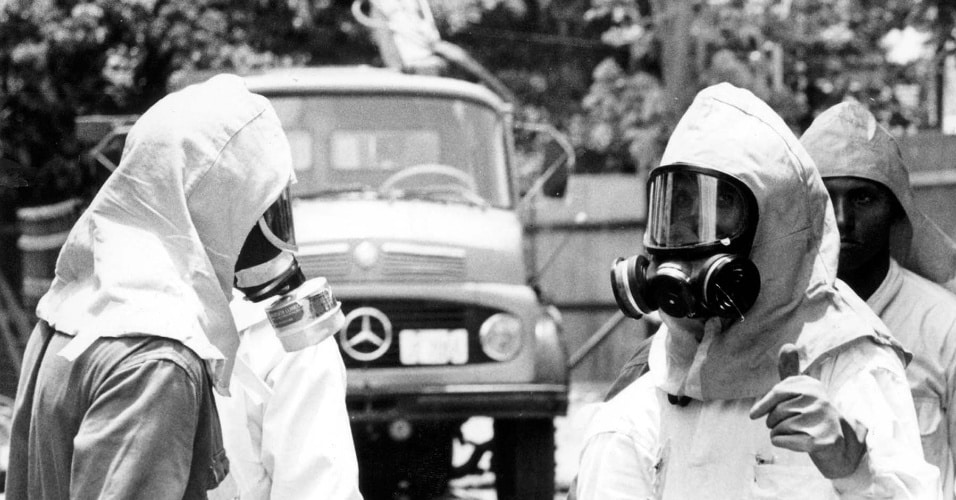 tecnicos-da-cnen-comissao-nacional-de-energia-nuclear-na-rua-onde-a-capsula-de-cesio-foi-aberta-em-goiania-go-1504131791963_956x500